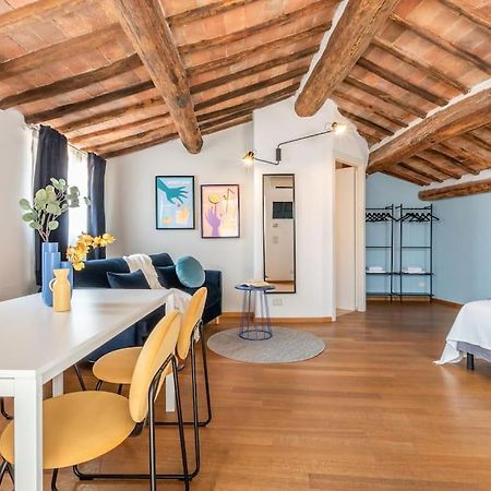Ferienwohnung Mimosa- Loft Elegante Con Terrazza Nel Centro Di Siena Exterior foto