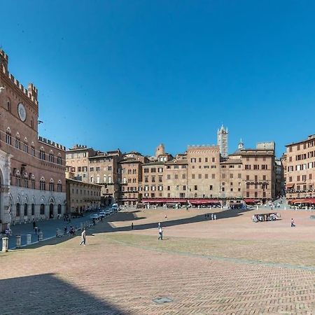 Ferienwohnung Mimosa- Loft Elegante Con Terrazza Nel Centro Di Siena Exterior foto
