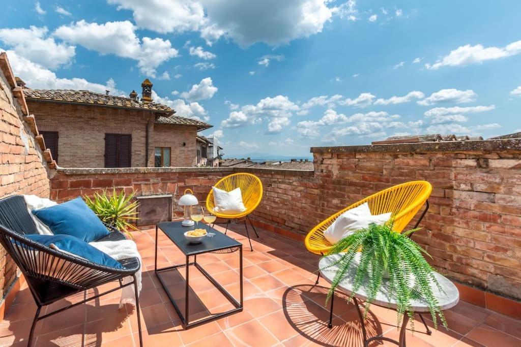 Ferienwohnung Mimosa- Loft Elegante Con Terrazza Nel Centro Di Siena Exterior foto
