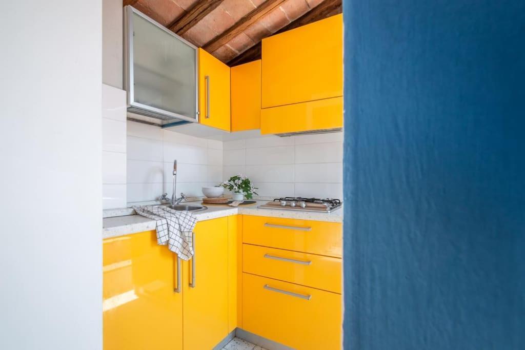 Ferienwohnung Mimosa- Loft Elegante Con Terrazza Nel Centro Di Siena Exterior foto