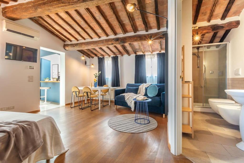 Ferienwohnung Mimosa- Loft Elegante Con Terrazza Nel Centro Di Siena Exterior foto