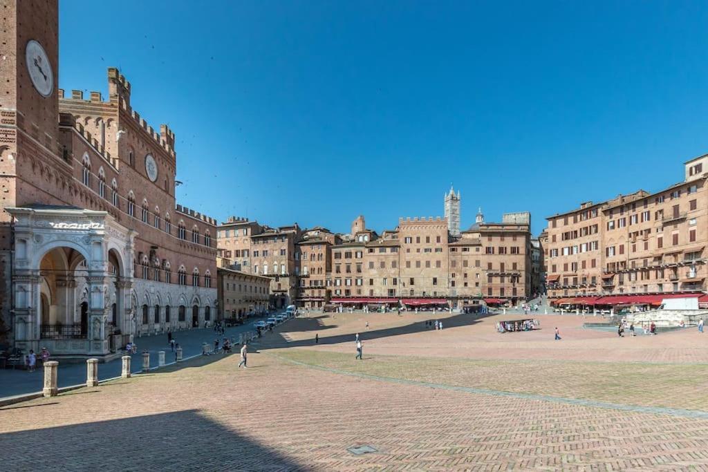 Ferienwohnung Mimosa- Loft Elegante Con Terrazza Nel Centro Di Siena Exterior foto