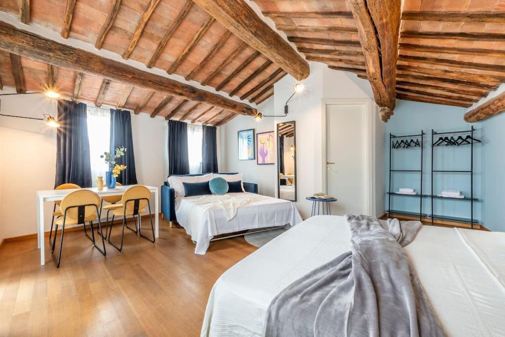 Ferienwohnung Mimosa- Loft Elegante Con Terrazza Nel Centro Di Siena Exterior foto